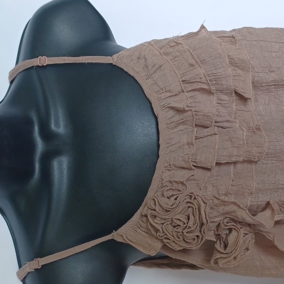 “MINE “Boho woman’s sleeveless Tan top, Flowers, Ruffles, Elastic - Picture 2 of 9